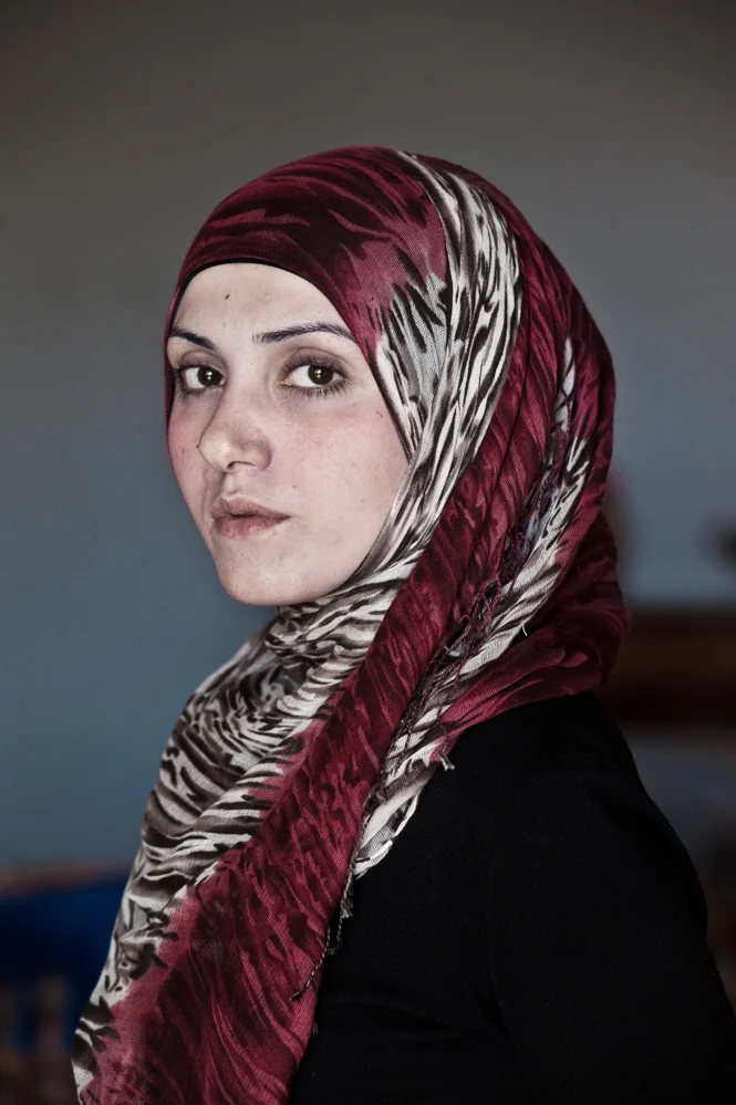   Name:   SANA ‘AMER     From:   Hebron (West Bank)     Date of birth:   22/10/1986     Age at arrest:   16 years old     Number of children and age of children when arrested:   None     Formal charge:   Attempted stabbing of an Israeli soldier     S