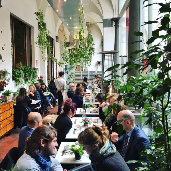 The courtyard at Quinoa. Photo Credit Quinoa Firenze Facebook