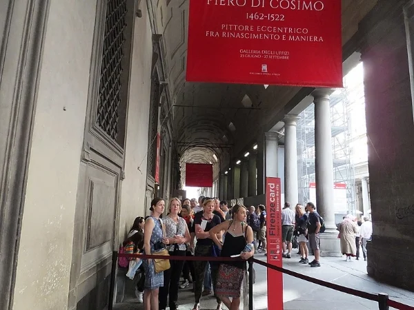 outside Uffizi gallery, souce: wikipedia commons
