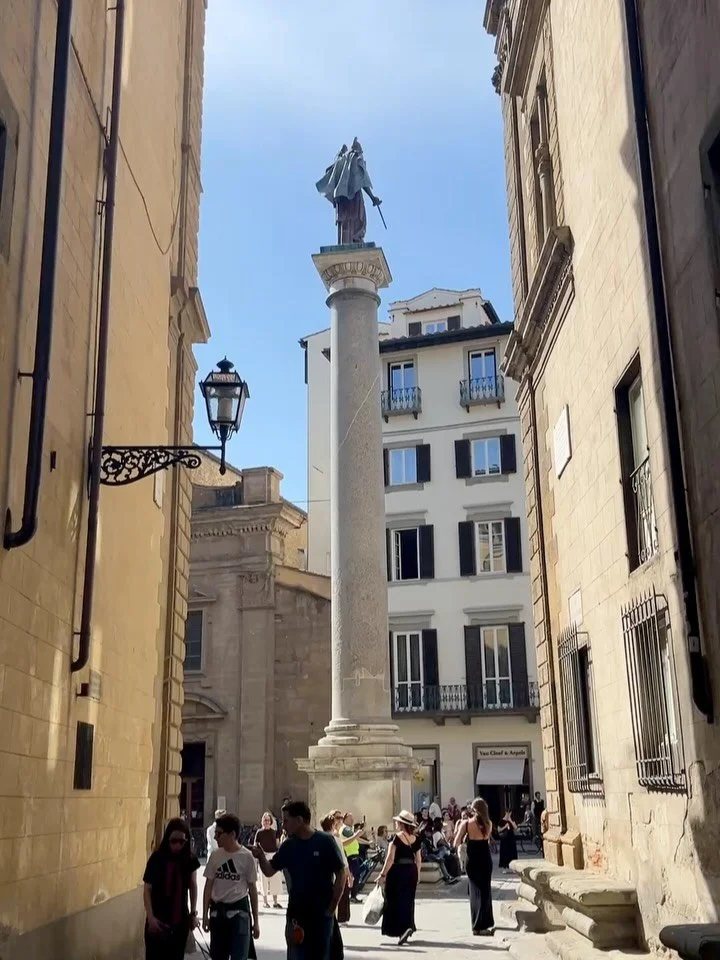 Glimmers of a lovable and dynamic Florence 

Swipe through for a round up involving:

🧀 eating through the city on our historic food lover&rsquo;s crawl and progressive dining food tours 
🌱spring finds at Florence&rsquo;s markets 
🎶tuning into ape