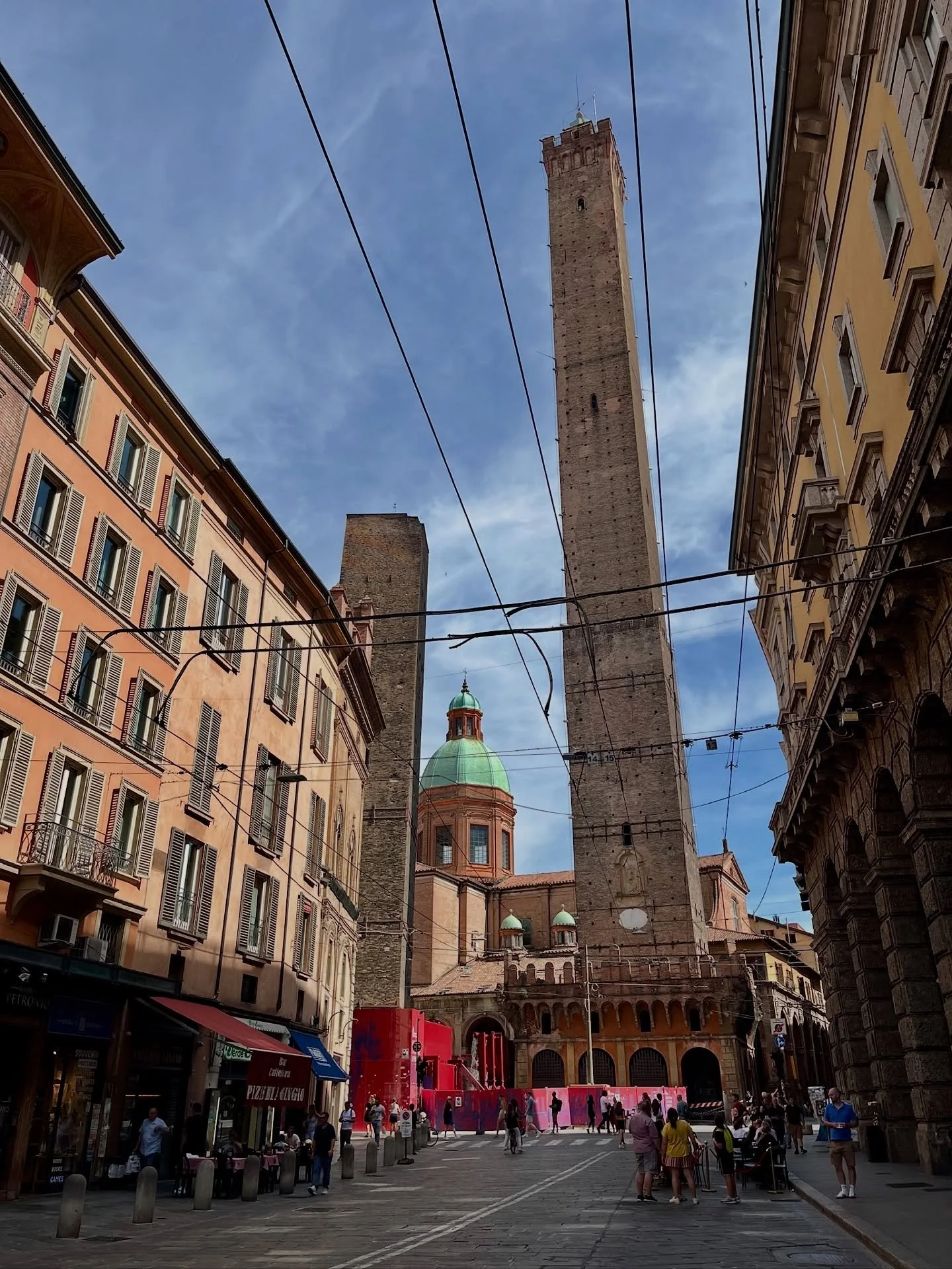 ☀️ A day in our gourmet tour of Bologna life 

🗼Perusing though Bologna&rsquo;s streets between medieval markets, interconnected church clusters, and leaning towers with a bonafide expert guide

🍷 Lambrusco and mortadella at Bologna&rsquo;s oldest 