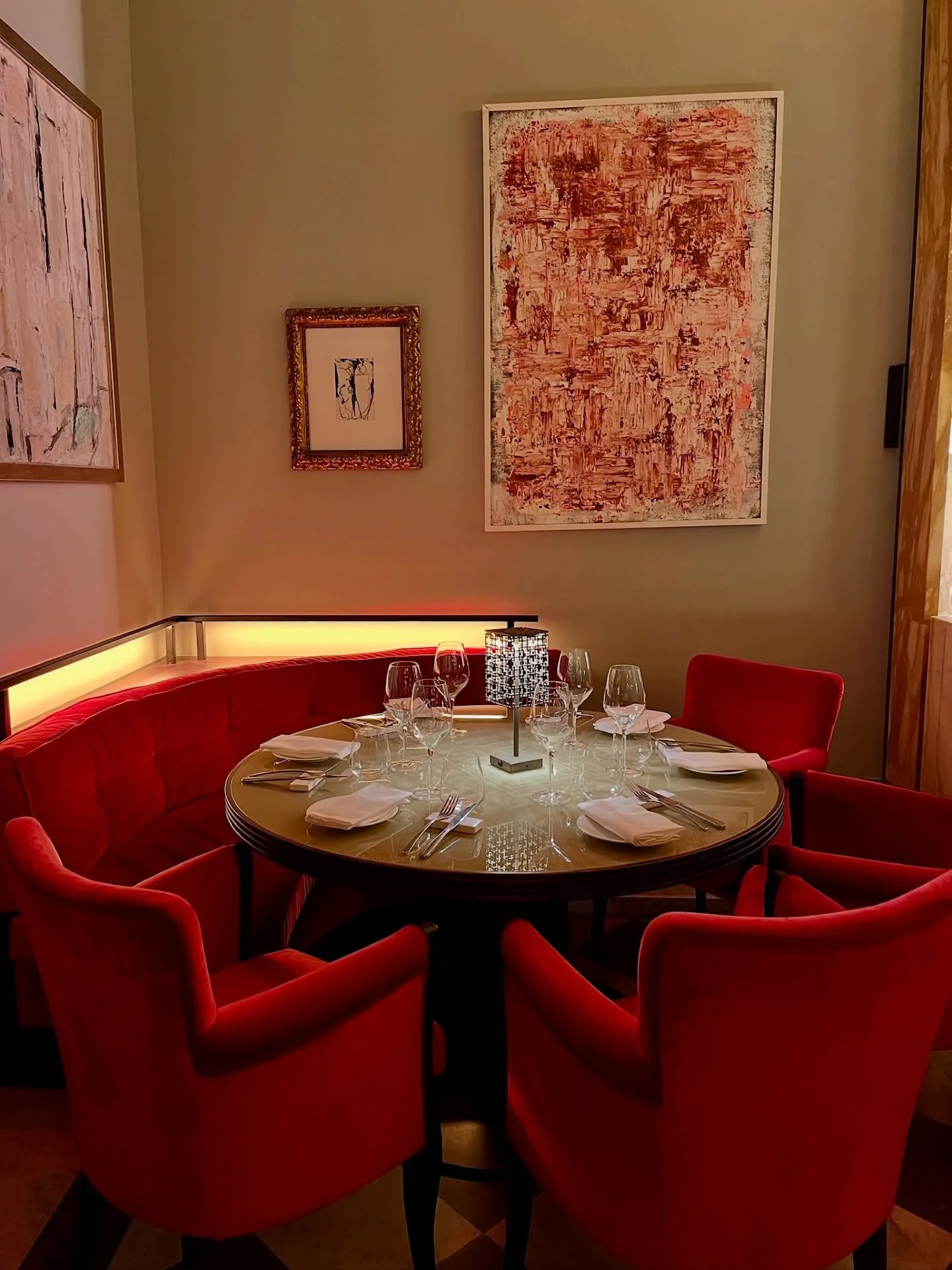 Suggestions for eating well around Florence

(In no particular/ranking)

Fried steak and gasp worthy desserts @cibreo_firenze @helvetiabristolfirenze 

Seafood delights @fsflorence&rsquo;s Bar Berni + @ondefirenze during a pop-up with @carlocraccopor
