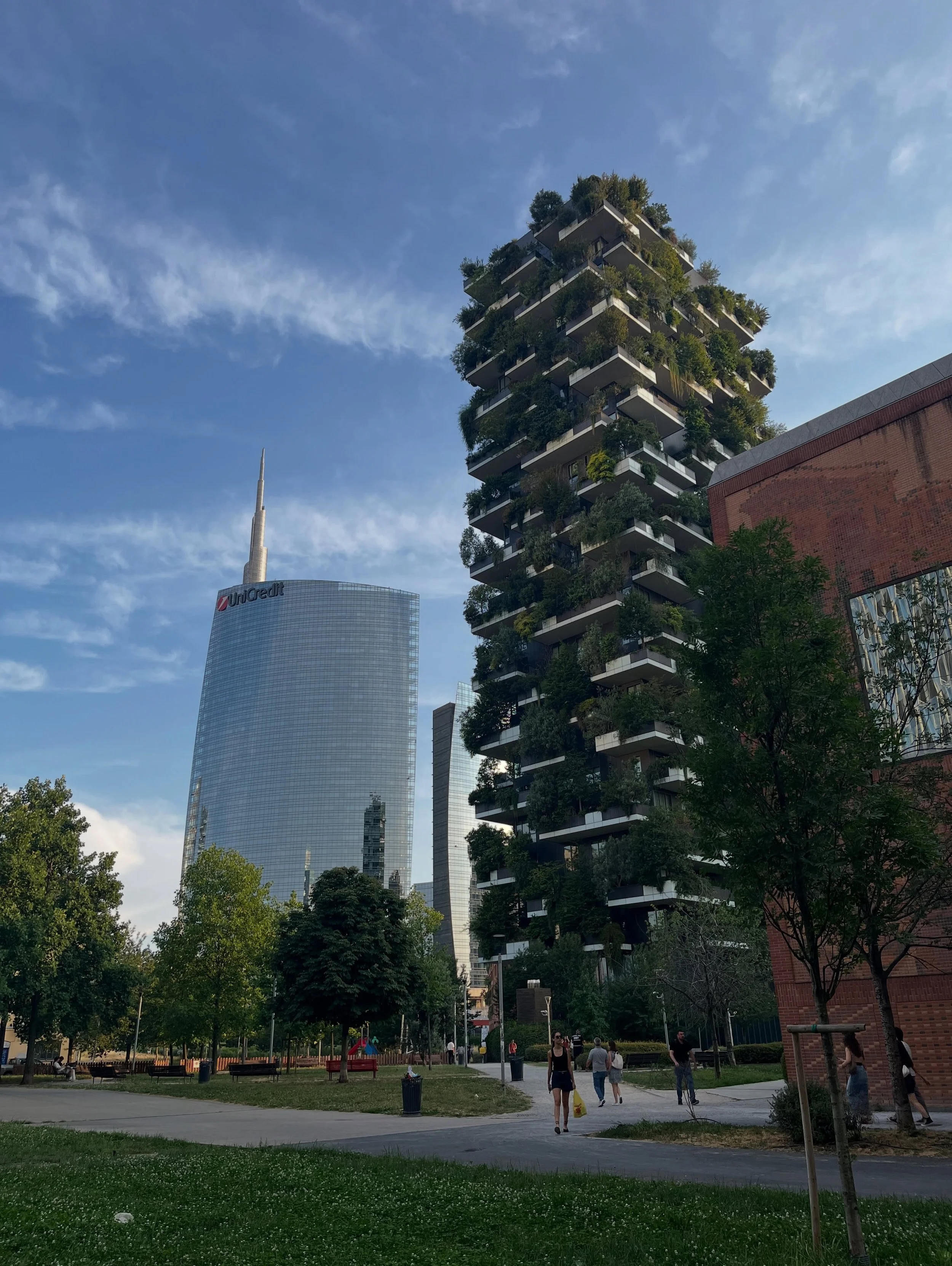 Notes from Milano da bere 

Last week I bounced from one hot Italian oven (Florence) to another sauna (Milan) for the sake of @thebestpizzawards (recap soon) and on-going research for Curious Appetite culinary tours and the blog. Although a hankering