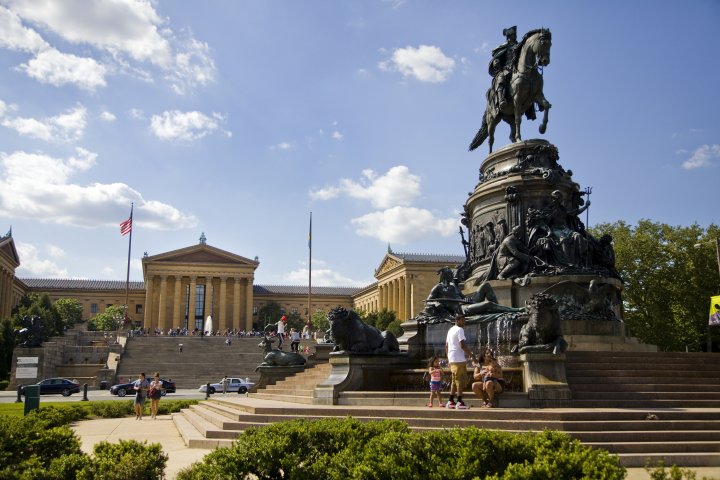 Art museum and Rocky steps3004_l.jpg