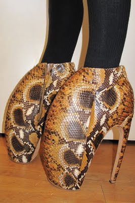 McQueen3_blog_v_26oct09_mag_b.jpg