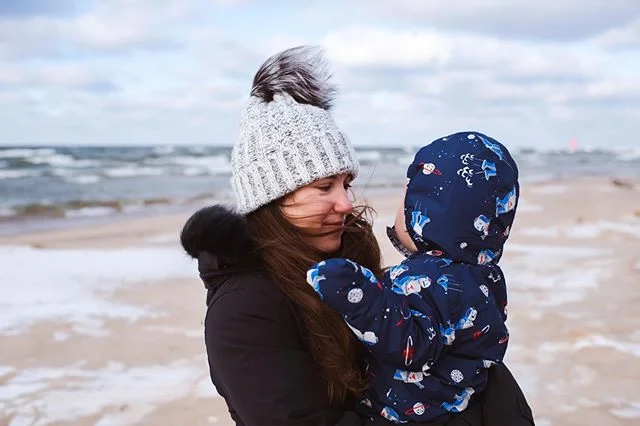 A cold and blustery day made for perfect photos of this future astronaut and his gorgeous mama. 😍🚀 .
.
.
.
#chicago 
#chicagophotographer 
#chicagophotographers
#westloopphotographer
#fultonmarket 
#fultonmarketphotographer
#westloopchicago
#nikon
