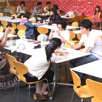 Post-4 &rdquo;Chocolate area&rdquo; 
Year: 2012/ Place: Tokyo University of The Arts(Cafeteria &ldquo;Ooura&rdquo;)/ Size: Varriale (Wall surface 17&times;2.4m)/Materials: Resin, Printed paper, Aluminum foil, Me
.
.
&ldquo;チョコレートエリア&rdquo;
制作年:2012/ 