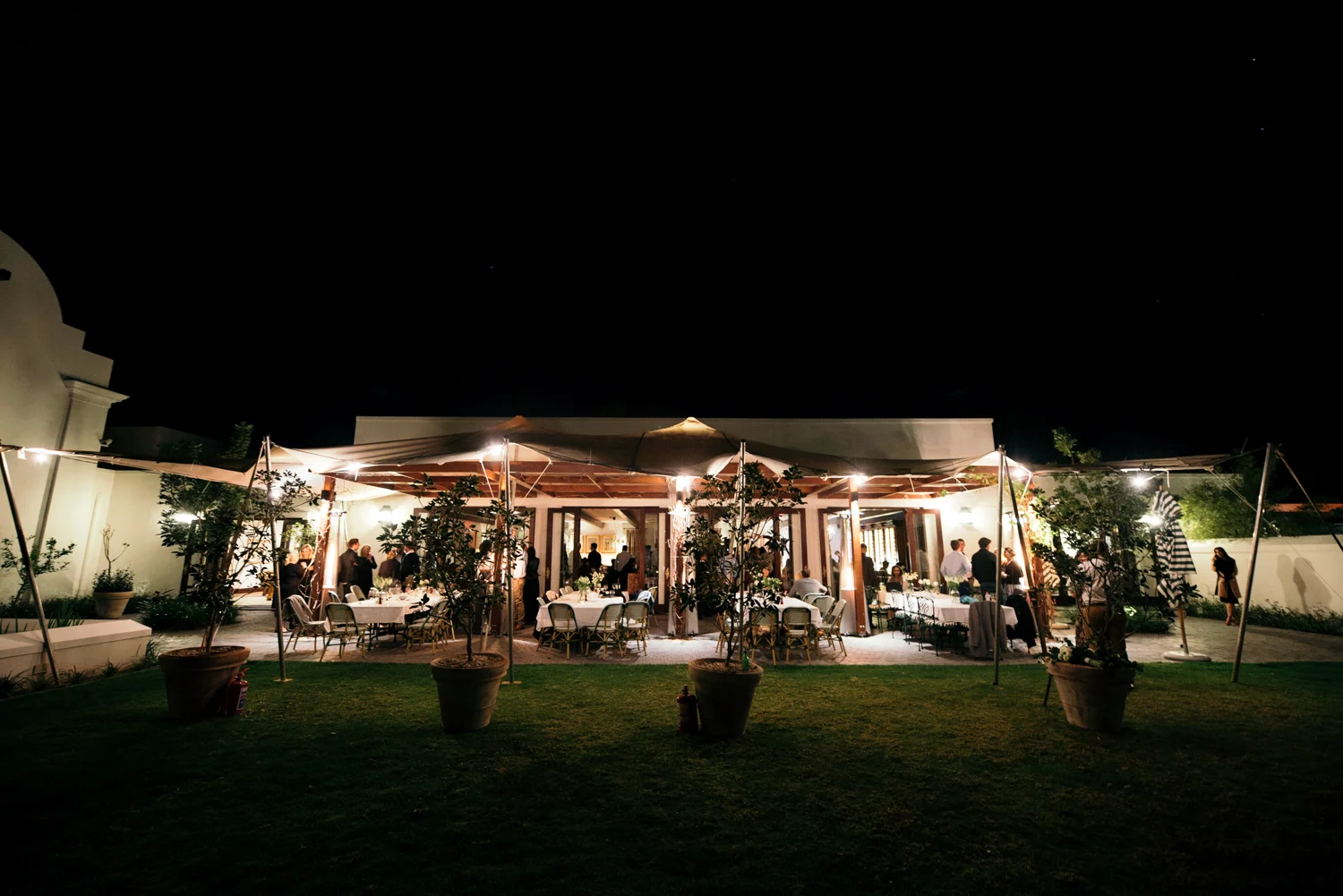 heisvisual-wedding-photographers-documentary-dorstdy-hotel-graaff-reinet-south-africa097.jpg