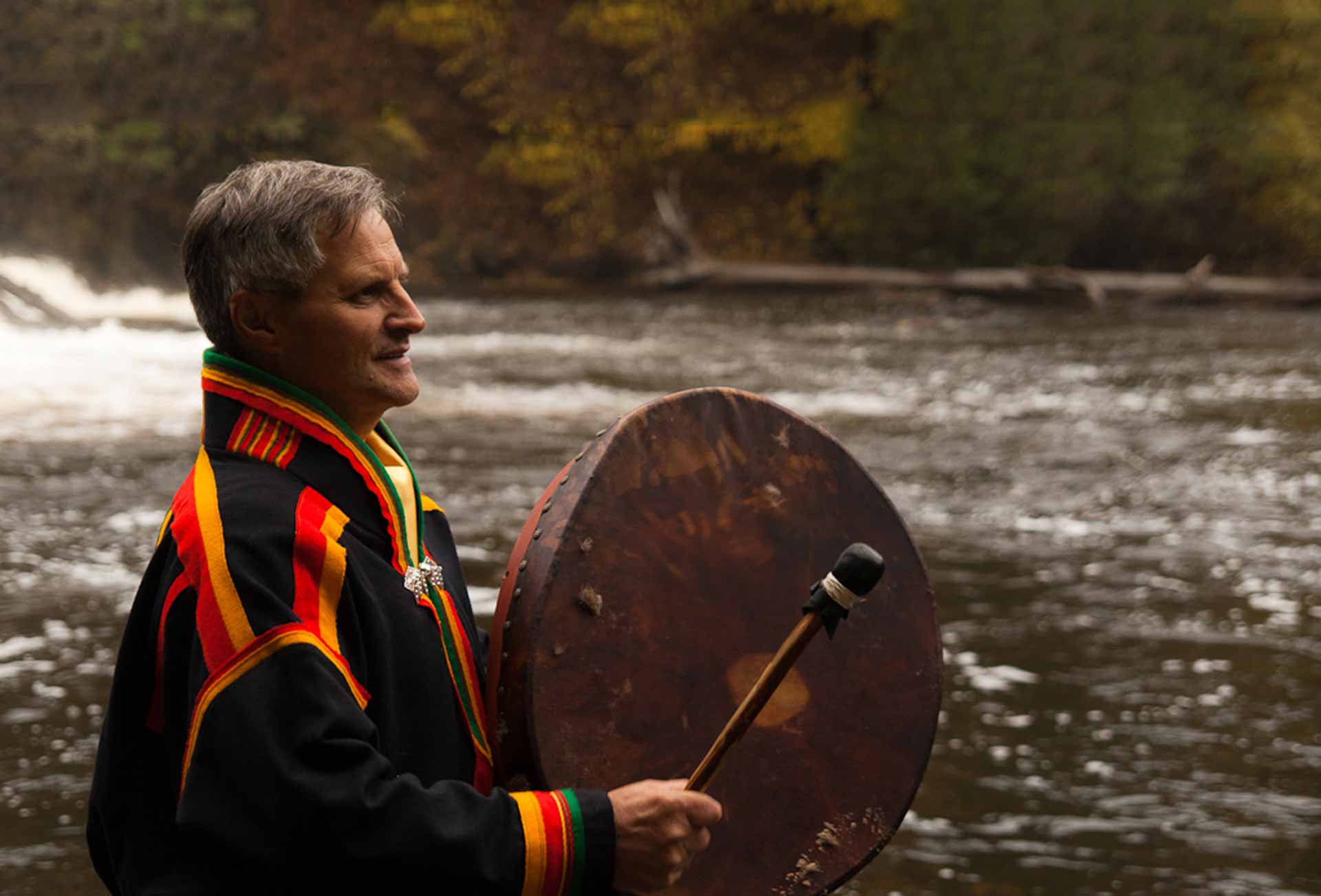   Finn din kraft hos sjaman Eirik Myrhaug    Få sjamanhealing, kurs og behandling hos Eirik Myrhaug i Oslo.     Bestill healing  