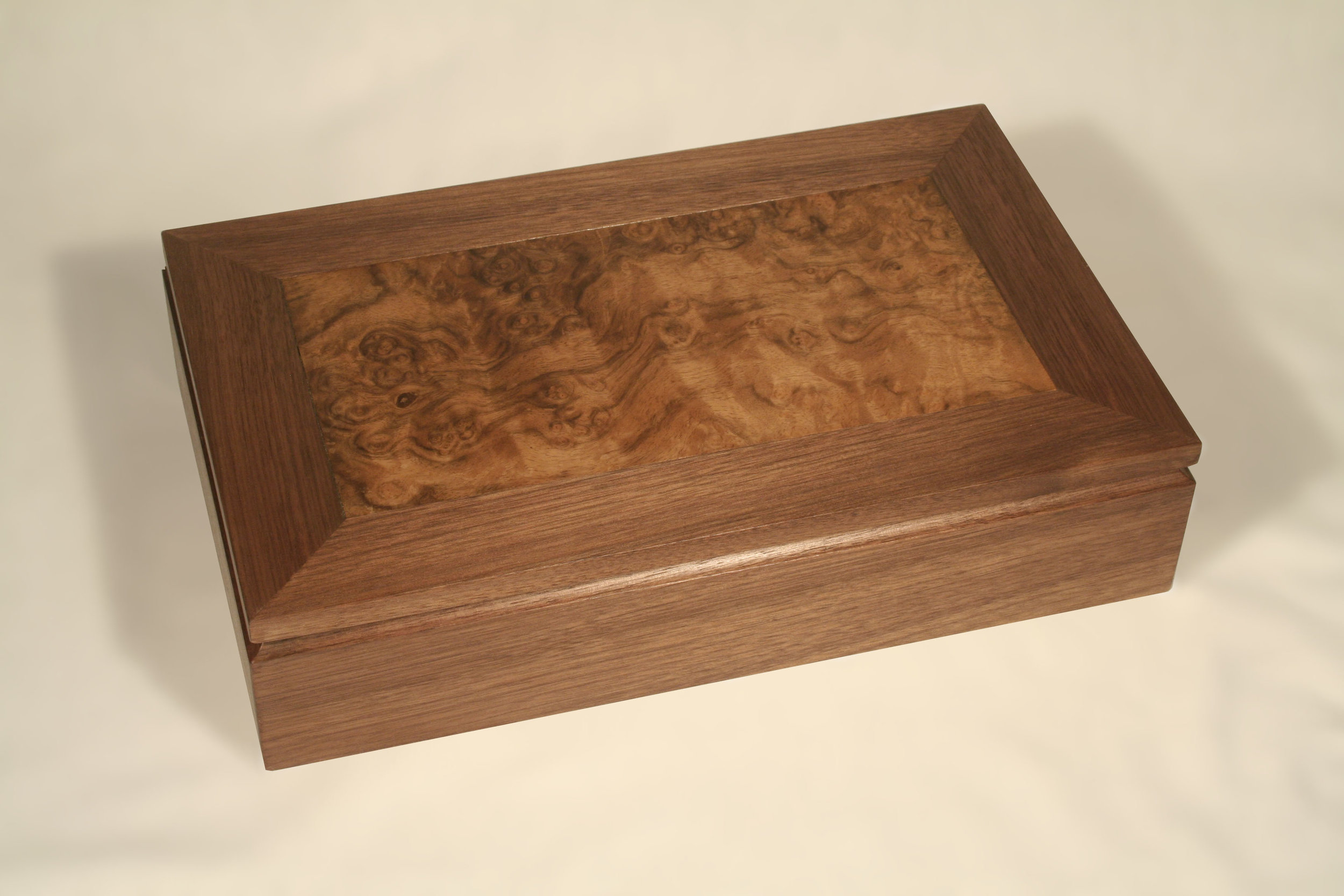 Valet_Box_Walnut_2014-12.jpg