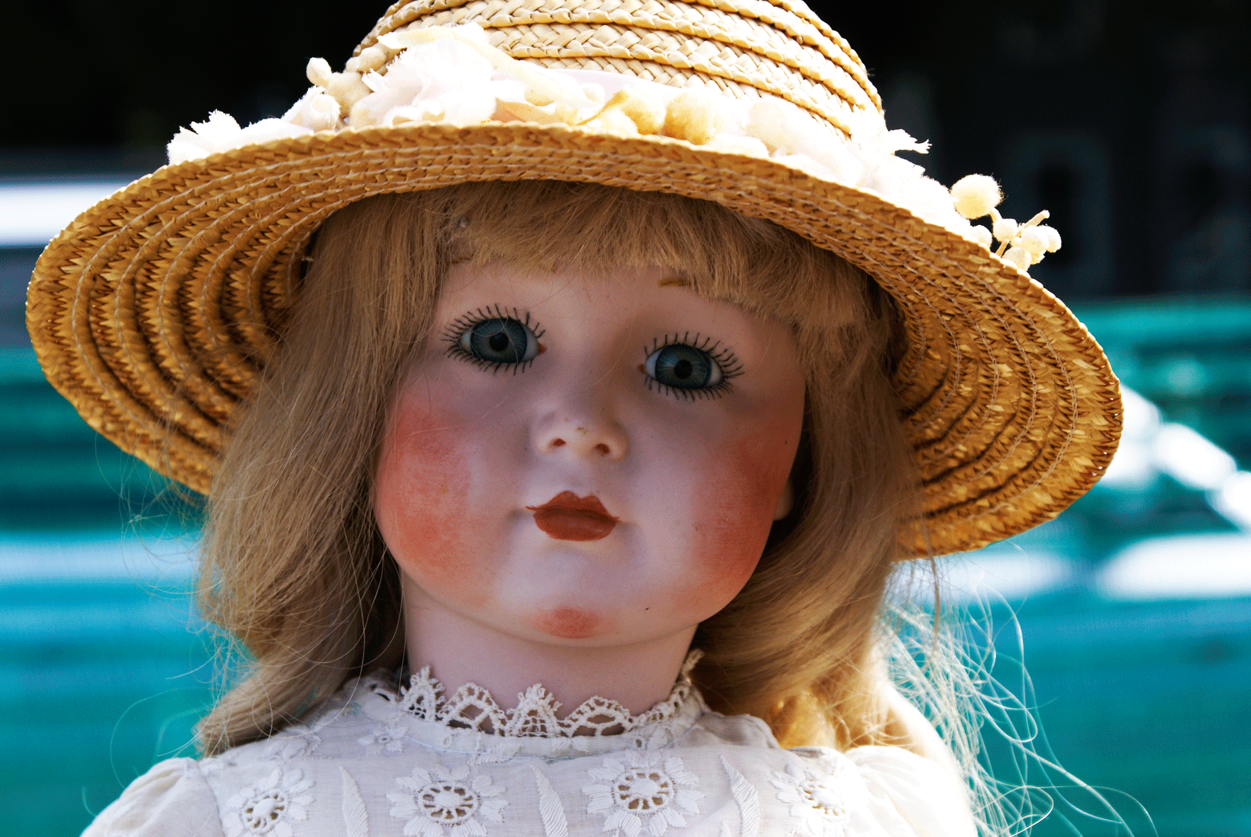 Doll-with-hat.gif