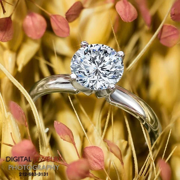 Keeping simple this Monday with a #diamondsolitaire ring we shot for #leoschachter 
#jewelryphotography #jewelryphotographer #lifestylephotography #lifestylephotographer #diamondrings #solitaire #ring