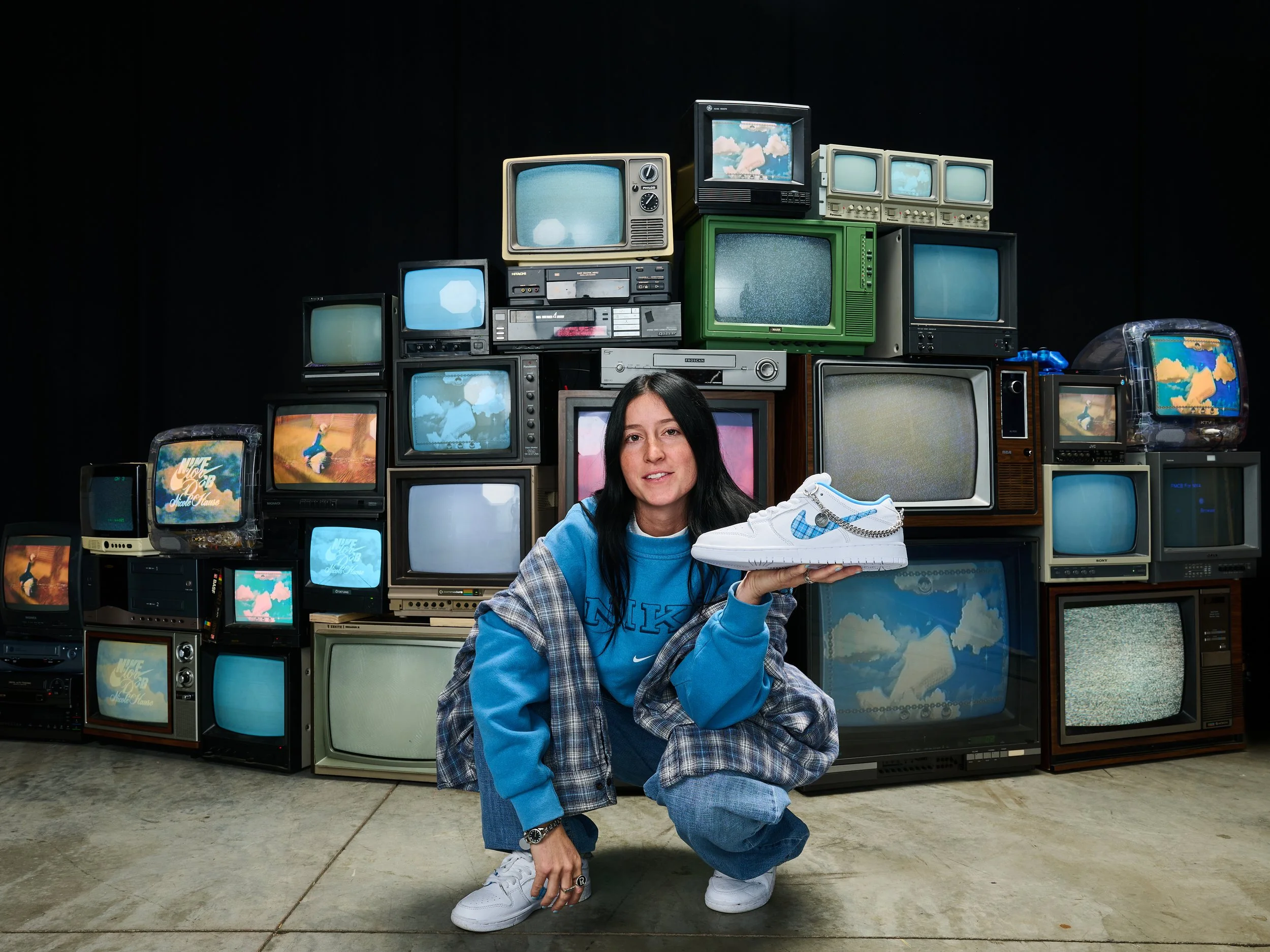 NicoleHauseParty_TVwall_0201.jpg