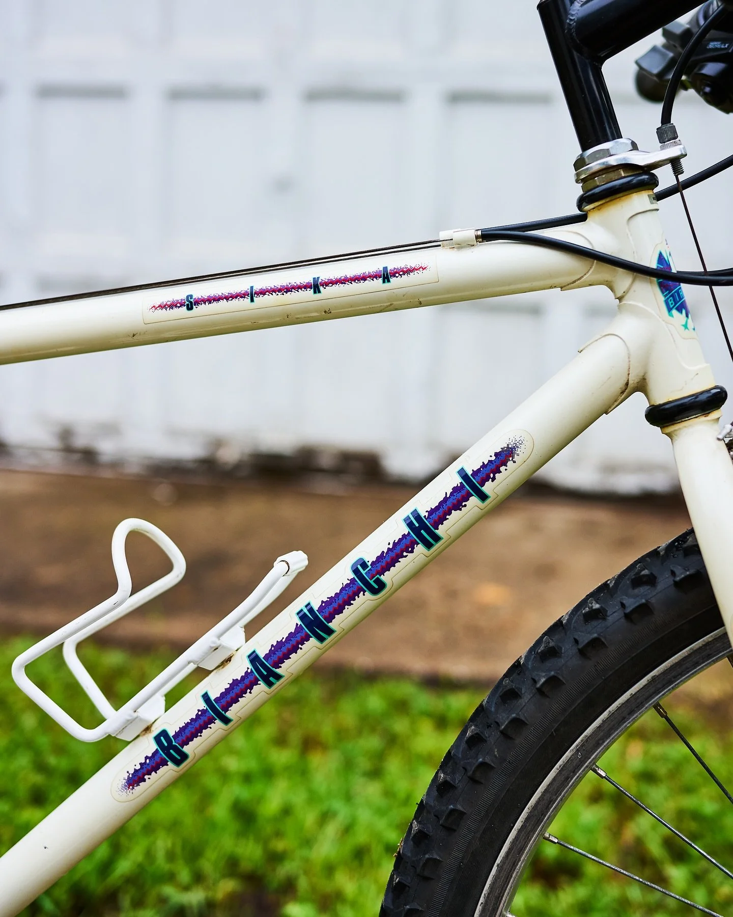 1990&rsquo;s Bianchi Sika 

Found this for a friend on marketplace. Looked like it had hardly been ridden, all the components were in great shape and fully functional so it didn&rsquo;t need much. (Tune up, newer rubber, shorter stem and bar swap) Re
