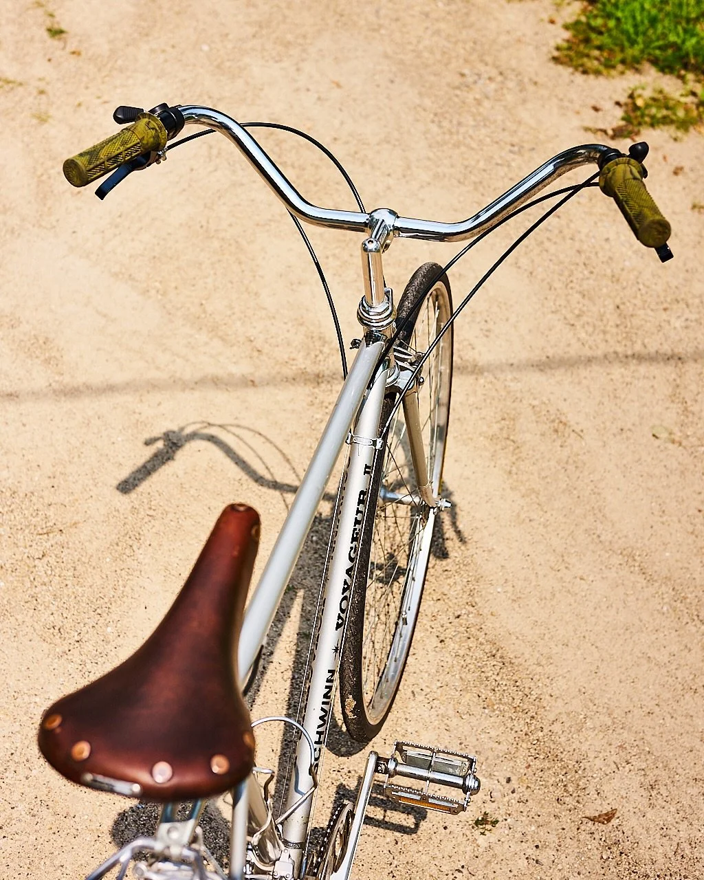 1975 Schwinn Voyageur ii 

New bars, cables/housing and some general tune up on Vinnie&rsquo;s sweet ride.