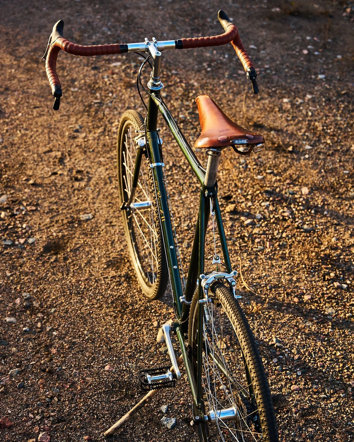 1980&rsquo;s Fuji Royale II

Custom build for myself. I wanted to add a fast/road bike to the quiver but 35c is as skinny of a tire as I&rsquo;m willing to go, so here we are haha. But yes, it&rsquo;s fast. 

I took this bike down to the frame, clean