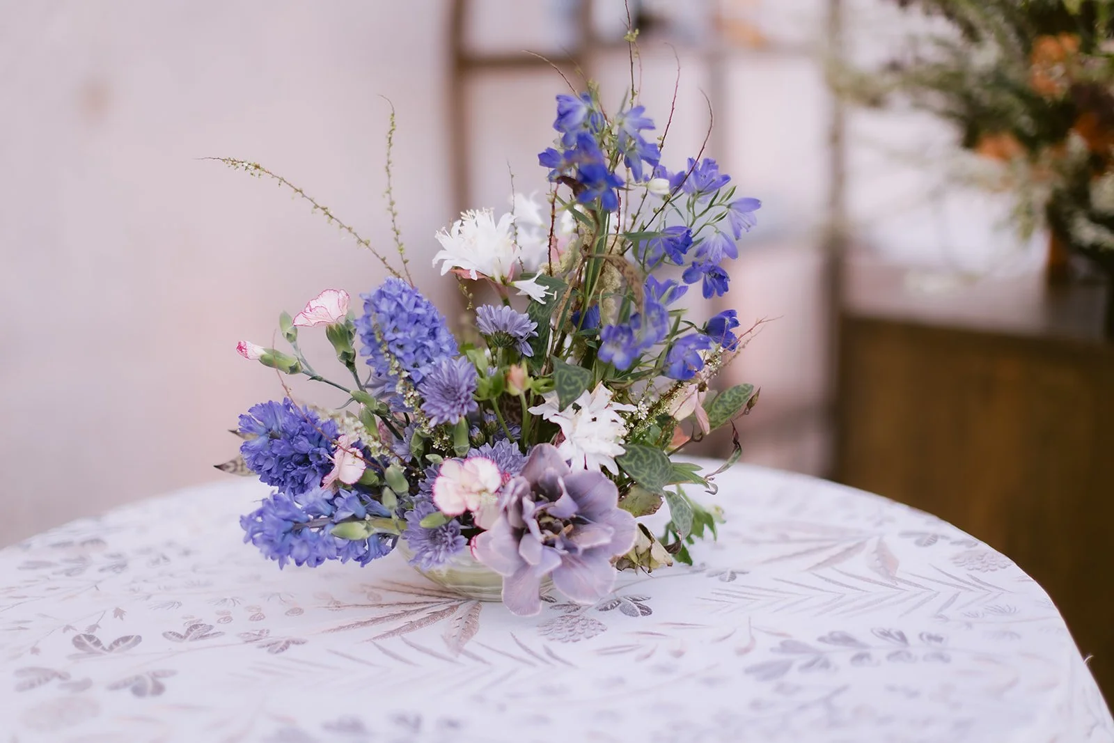 Herbalist Dune Linen Theoni Tablescape
