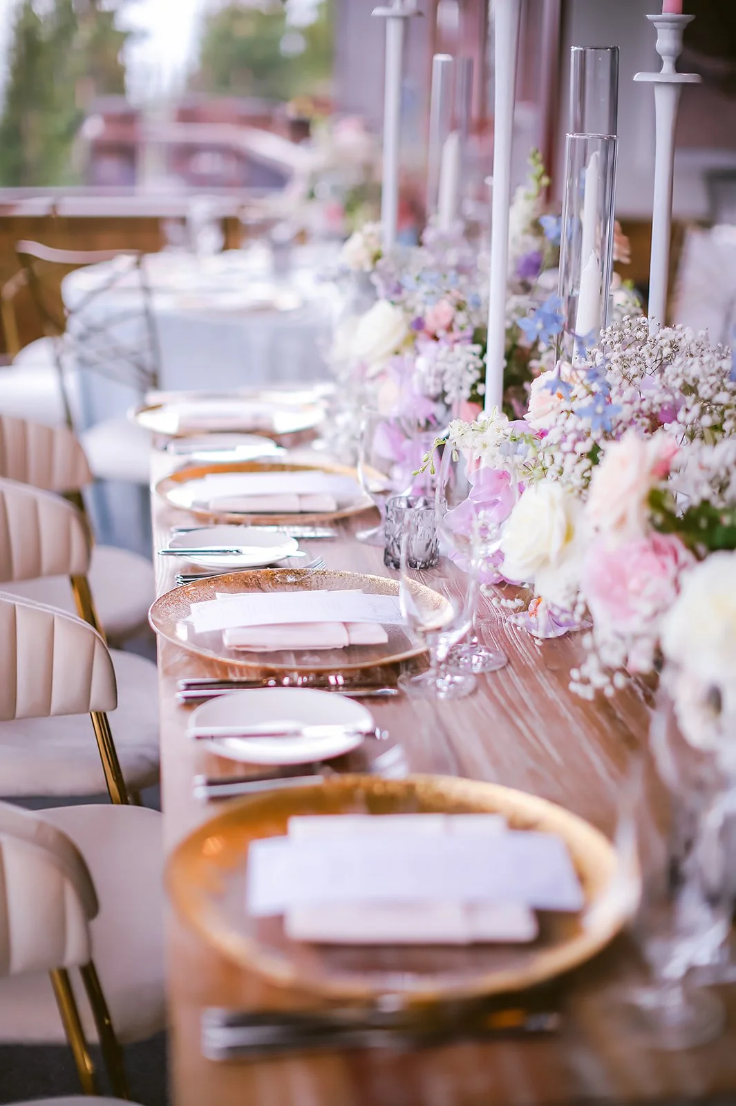 Long table and place settings at Little Nell Sundeck