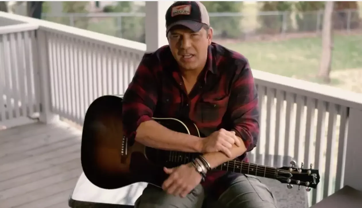 Florence CVB + Carl Black Chevrolet + Milo's x Rodney Atkins "Eat Sleep Love You Repeat"