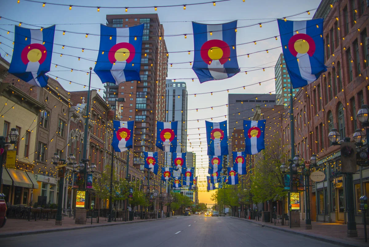 larimer-square-colorado-flags-2_563276b8-f0ae-5102-065baed320a619e3.jpg