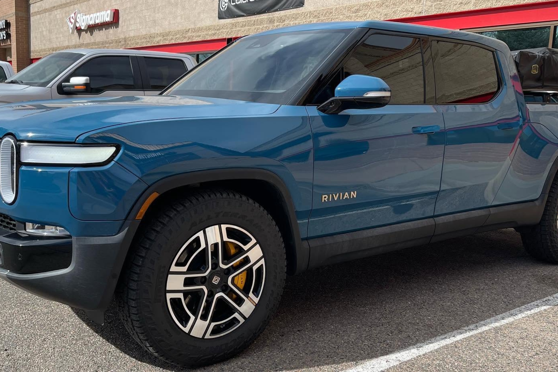 Denver Paint Protection: What to Look for When Protecting Your Vehicle