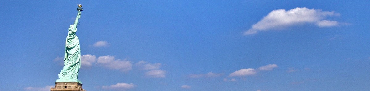 Liberty-statue-with-manhattan_1.jpg