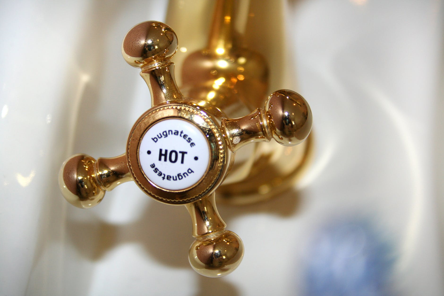 faucet-valve-gold-hot-water-connection-161417.jpeg