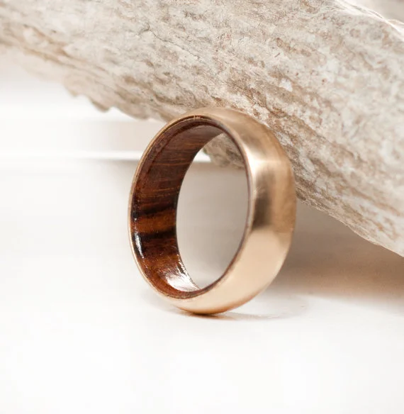 wood+lined+gold+ring.jpg