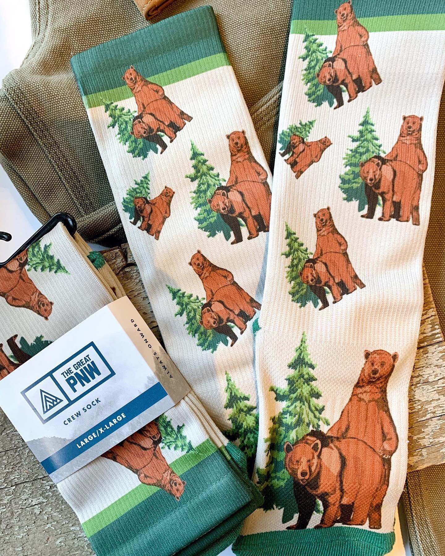 it can get bear-y woodsy in the PNW!
some new spring arrivals for the fellas from @thegreat_pnw 🐻🌲