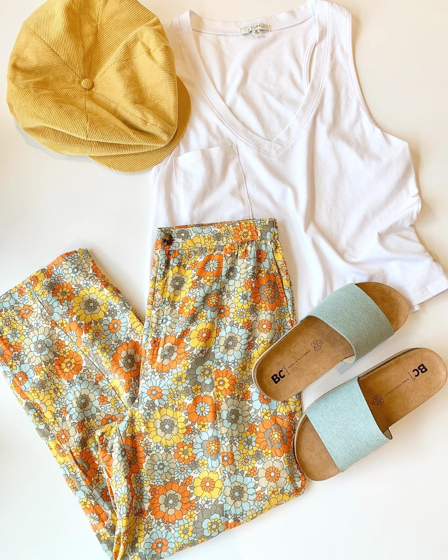 feeling some major spring break vibes!🌴 can I hop in your suitcase please? 
@brixton @bcfootwear @zsupply_ 
.
#springbreakbaby #flowerpower #brixton #bcfootwear #zsupply #keepinitcasual #shopvanilla