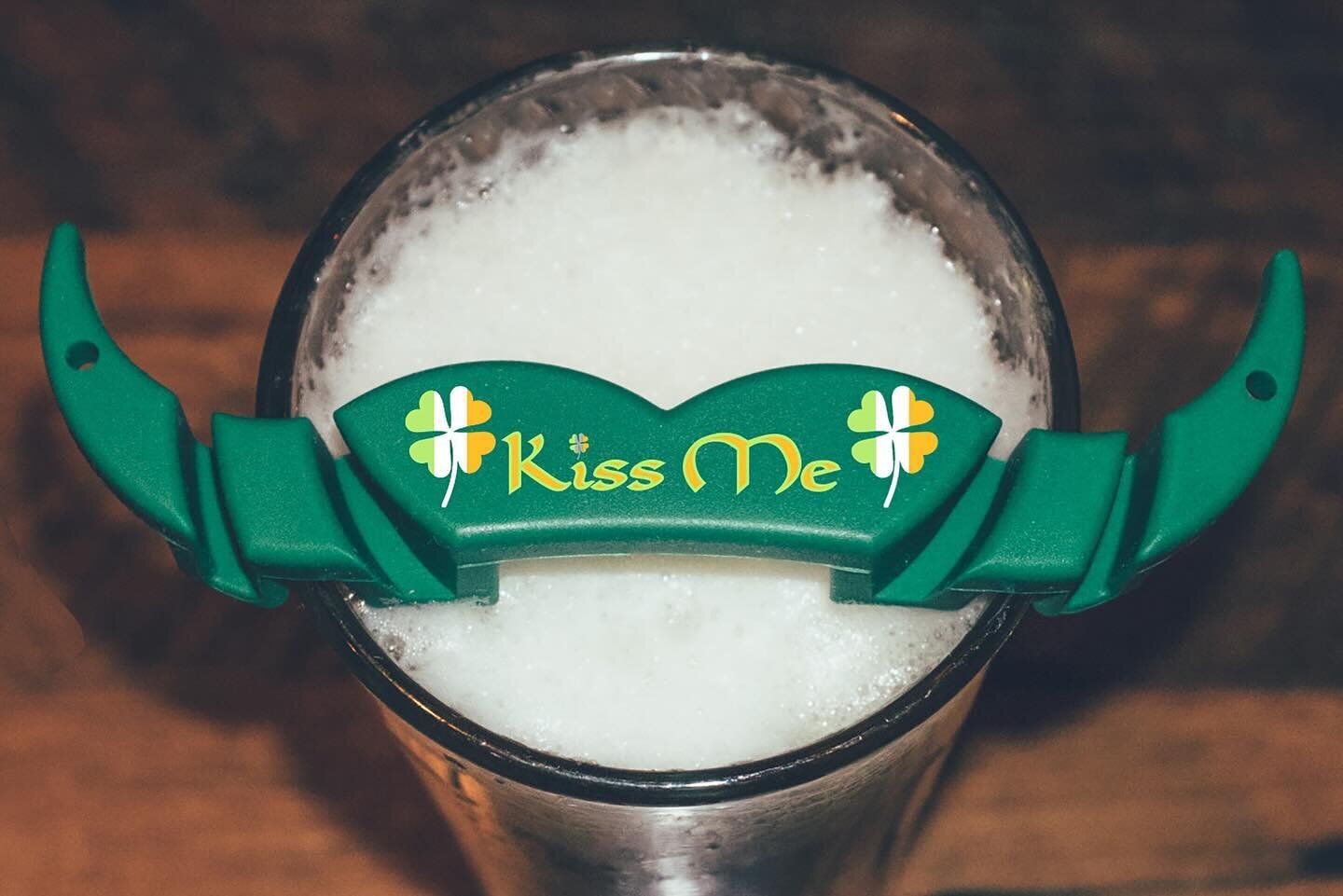 😘 🍻 ☘️ Have you ordered your St Paddy&rsquo;s Moguard yet? 
.
.
.
#themoguard #giftsforhim #giftsformen #giftsforboyfriend #giftsforguys #beardgifts #beardlife #beardlover #mustache #mustachestyle #lastminutegifts #MensHealth #mensgrooming #menshai