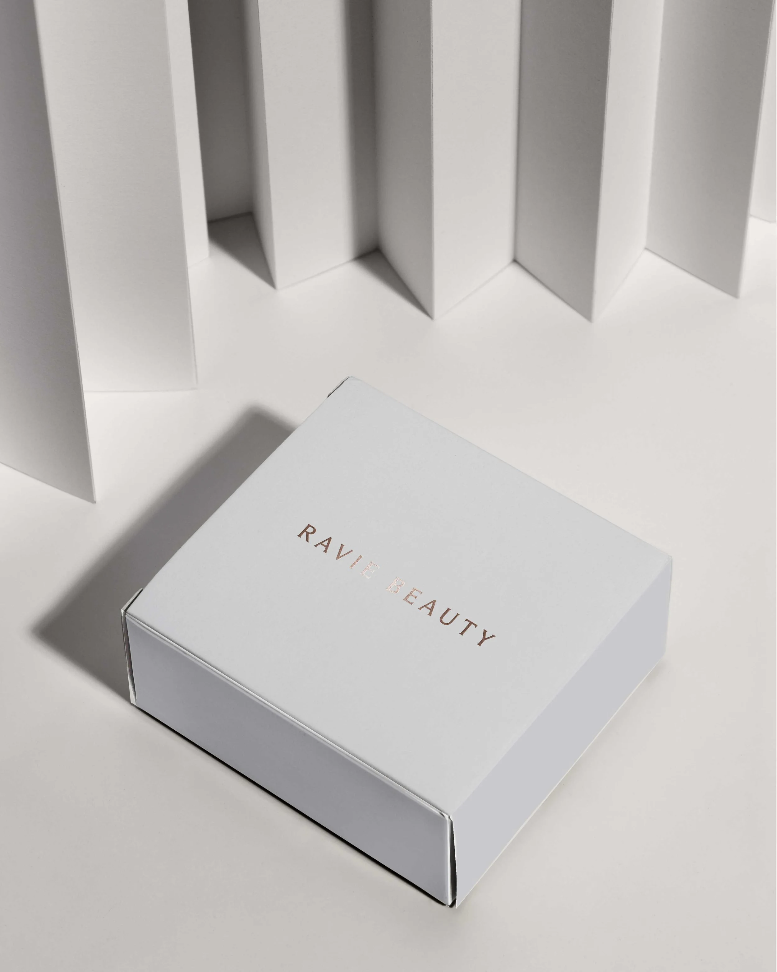 Ravie-Beauty_Ecommerce-boz-closed.jpg