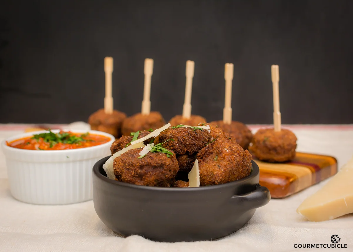Romanian Meatballs (Chiftele)
