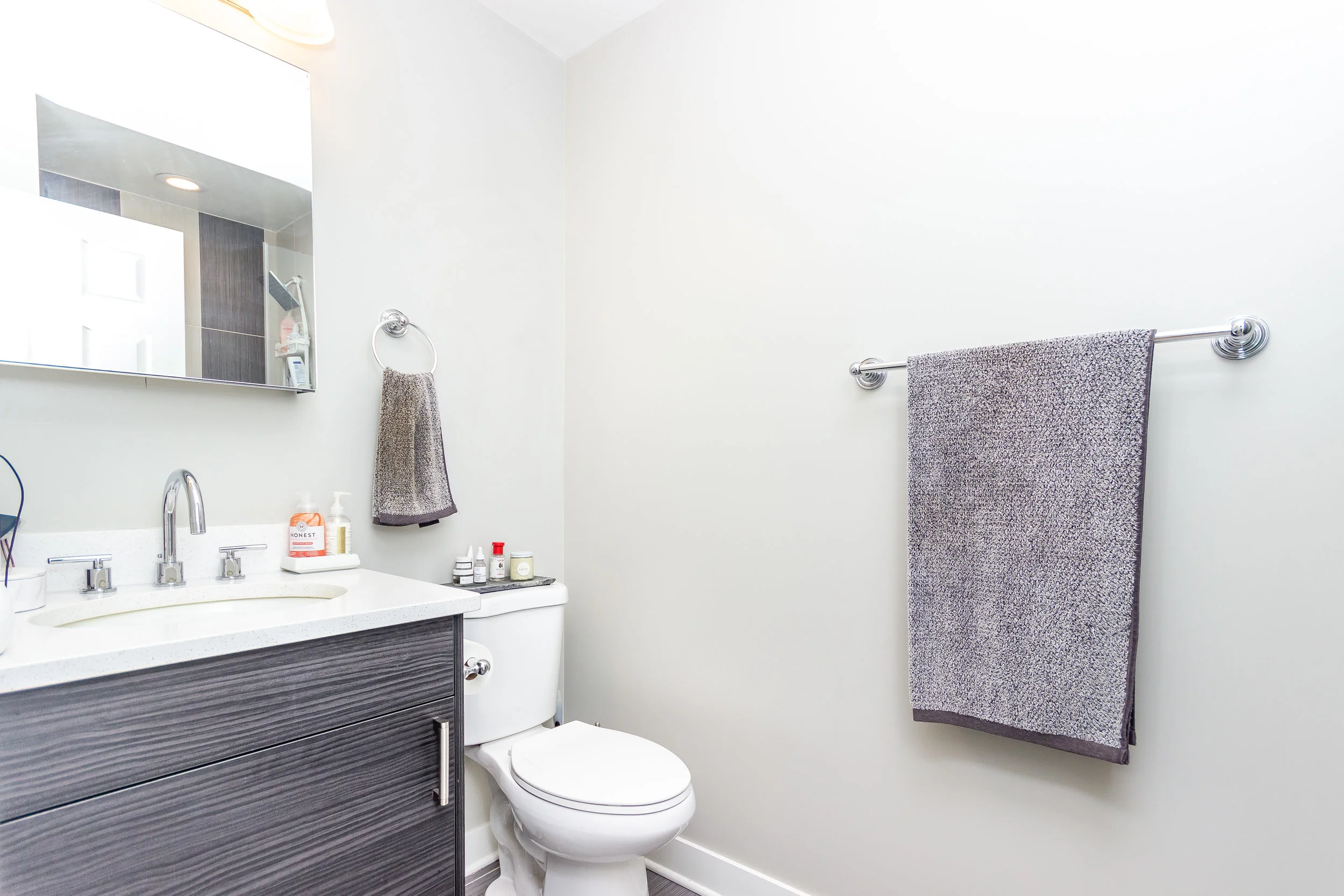 32_303bathroom1.jpg
