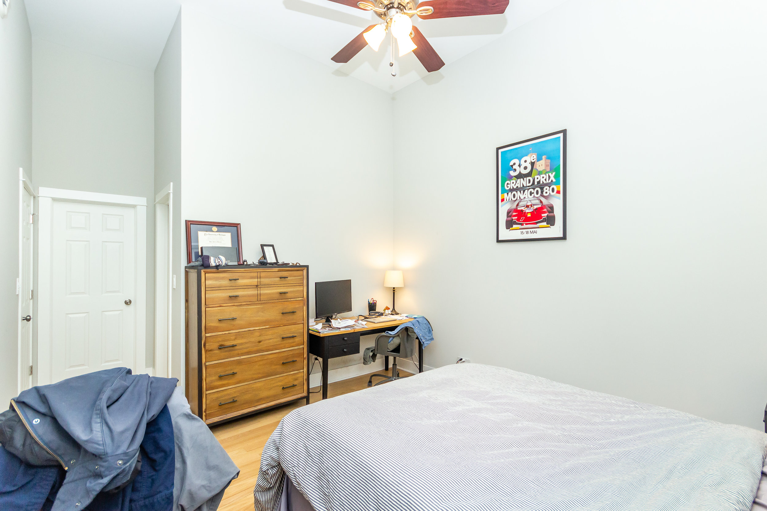 72_101masterbed2.jpg