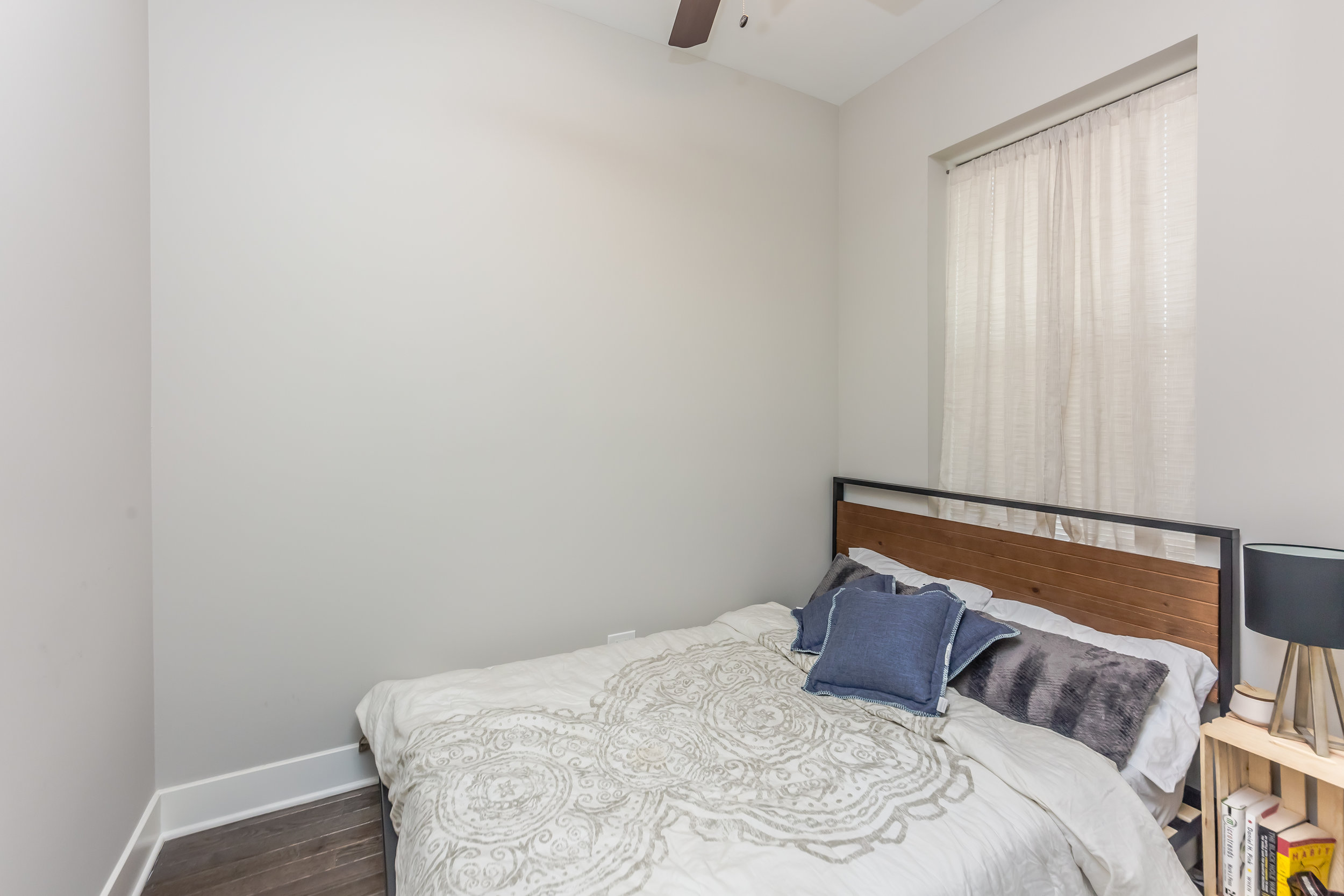 25_2bedroom1.jpg