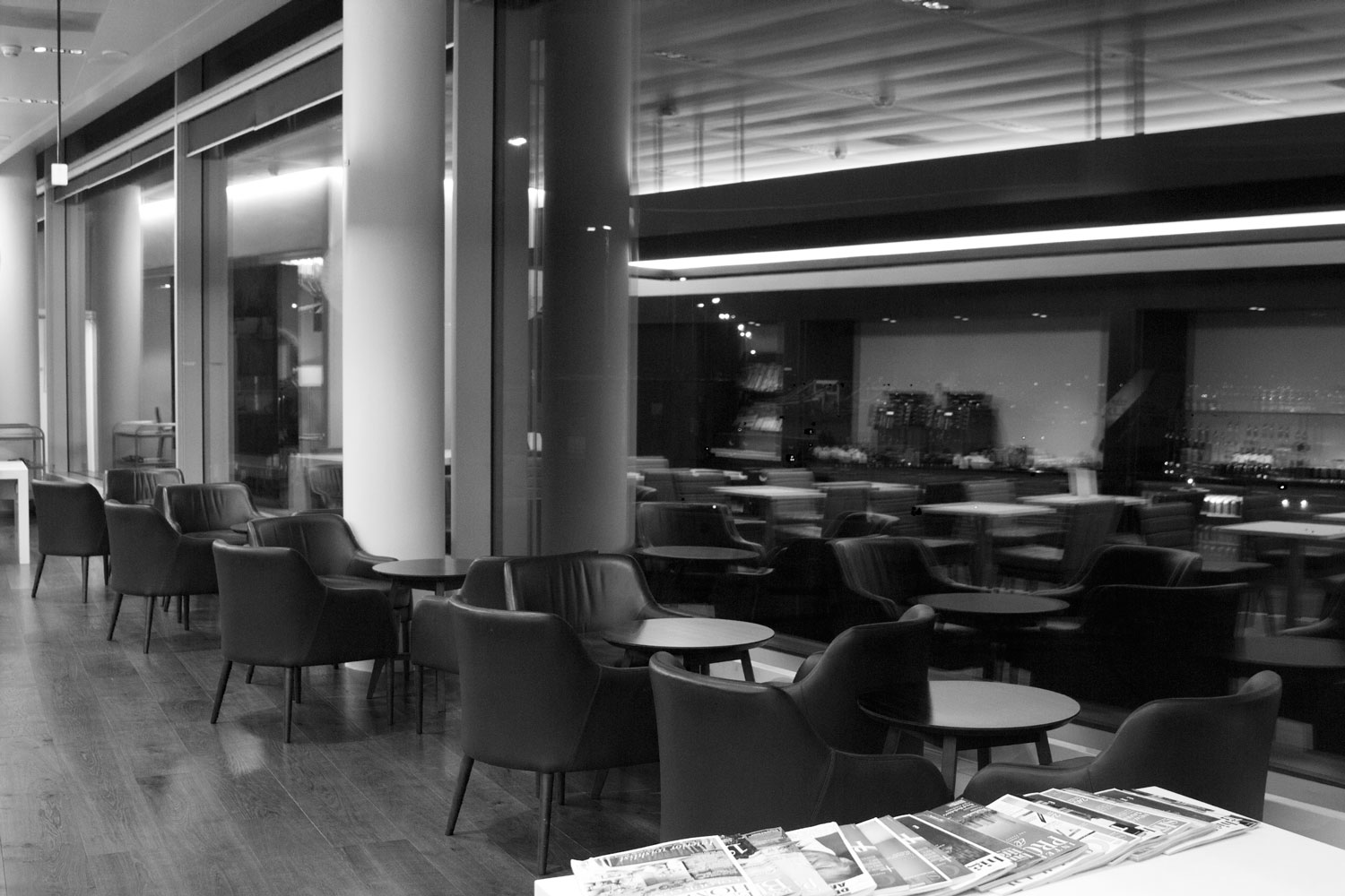 All by myself BA lounge Schipol Airport Amsterdam