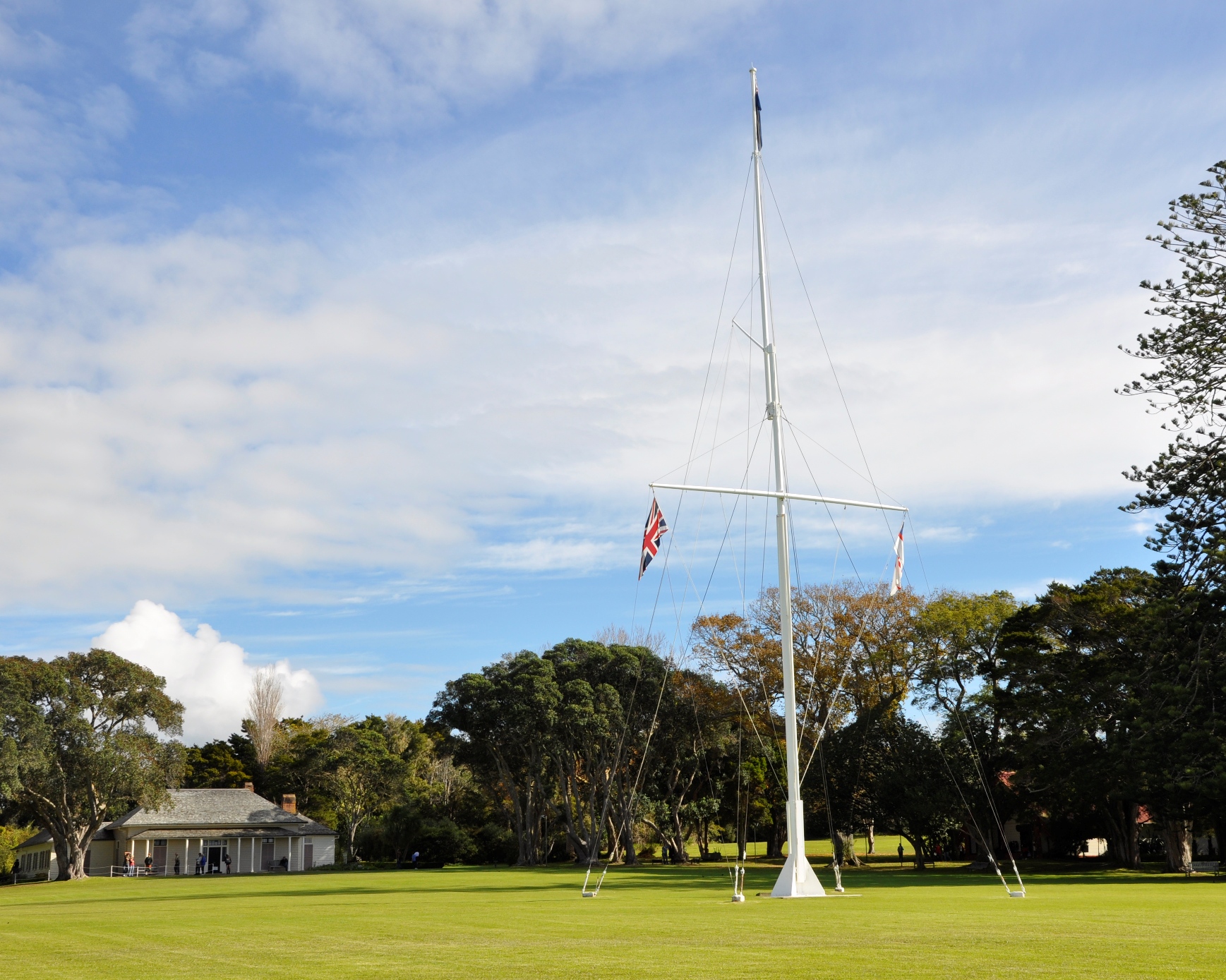 Flagpole at Waitangi.jpg