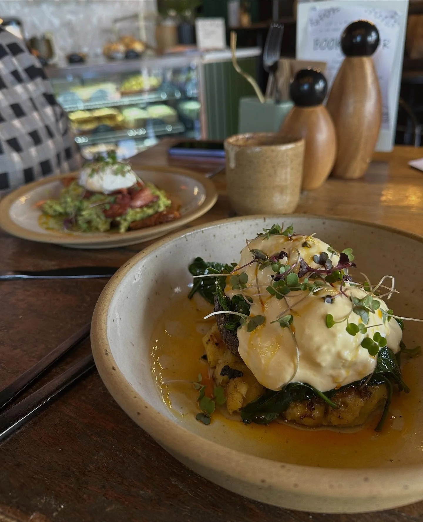 Lunch with a friend&hellip; sometimes it&rsquo;s so easy when you work from home to eat lunch at your desk!  An impromptu lunch invitation was just what I needed today &amp; only five minutes from home too. 

@kim.d.lowe and I headed to @lot2hn for a