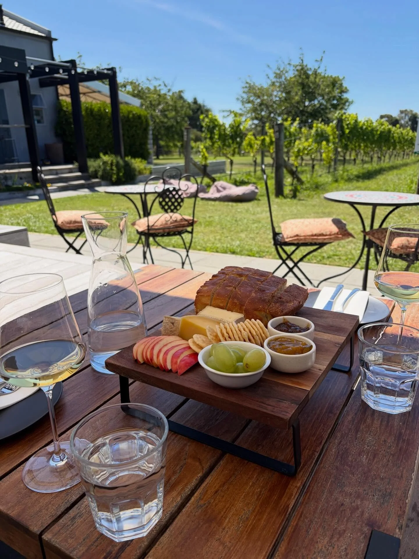 Fingers crossed 🤞Hawke&rsquo;s Bay turns on the sunshine ☀️ again this weekend. 

Fabulous late afternoon, last weekend  @village.vineyards A new release Chardonnay 🥂 and a scrumptious cheese 🧀 platter - the perfect way to share a little piece of 