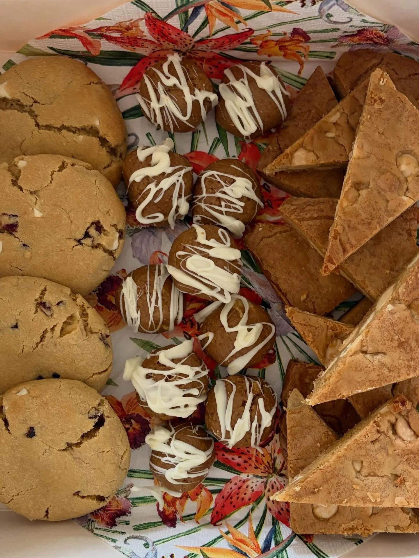 With social feeds full of Dubai &amp; Pistachio spreads&hellip; mostly people eating it straight out of the jar🫙I decided to get a little more creative! 

The result: this week Women&rsquo;s Refuge Hastings via @goodbitchesbake is getting a sampler 