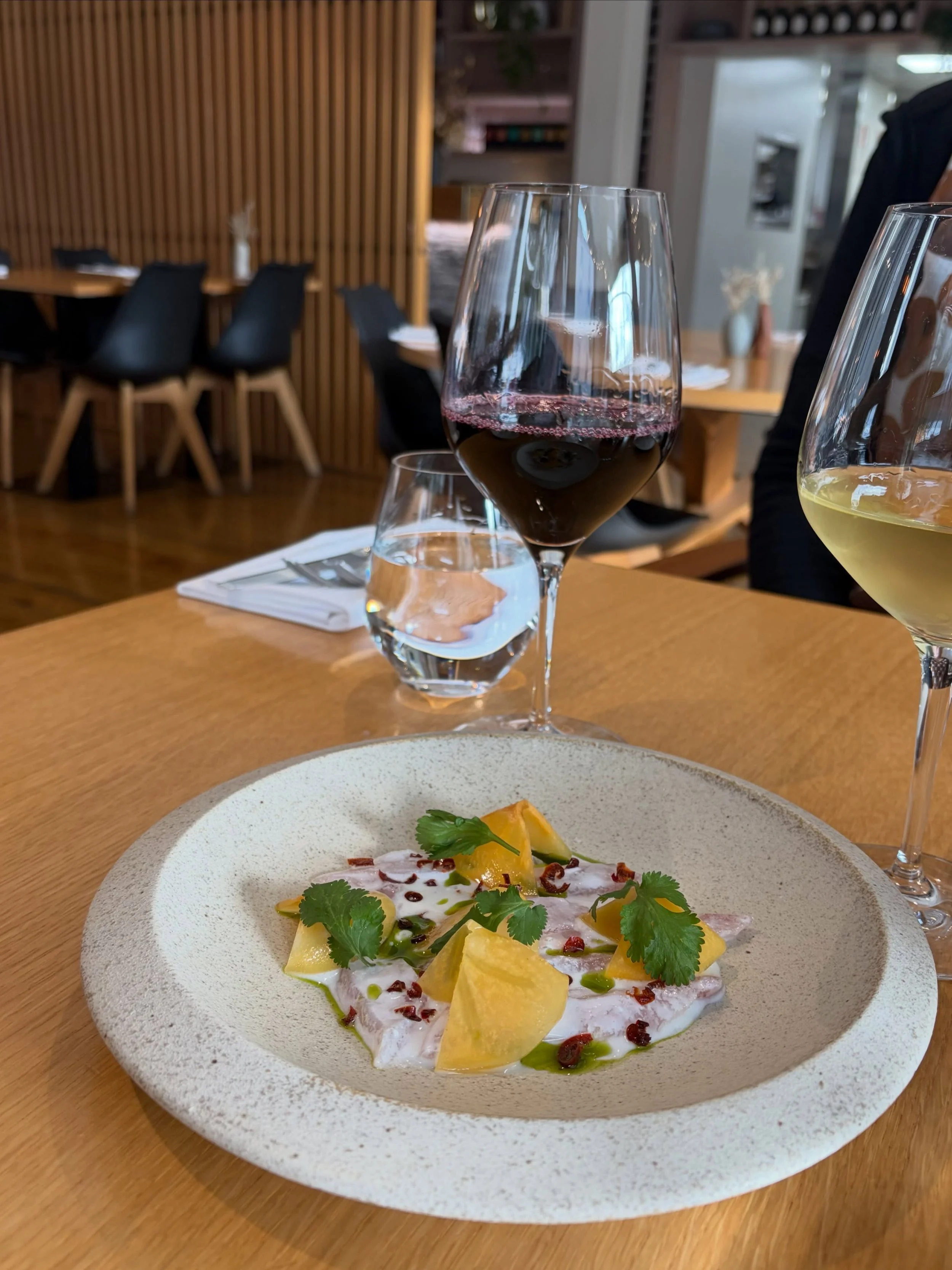 Fish crudo, preserved persimmon, coriander, chilli, coconut&hellip; refreshingly light, an elegant start to a long lunch @eatatmalo 

#eatdrinkhawkesbay #thefoodieinc @lovehavelocknorthnz