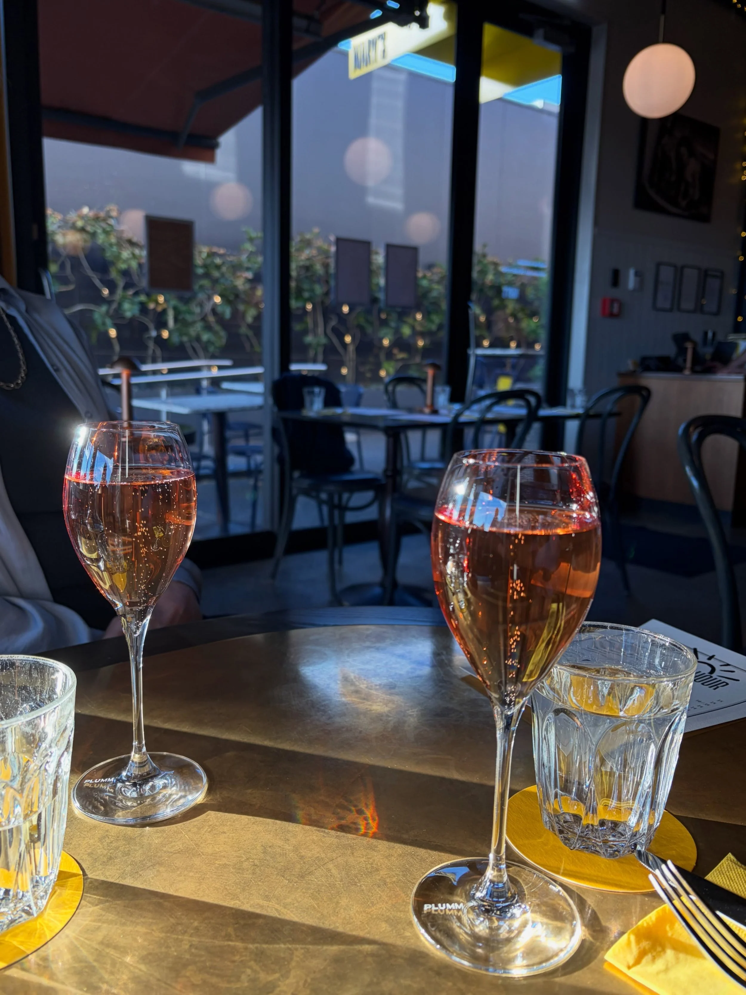 Celebrating 🥂 

Enjoyed a cheeky vino 🥂 with a girlfriend @fi_simpson_ last Saturday during Golden Hour - 4pm to 5pm Fridays &amp; Saturdays - @maryshavelocknorth 

Swipe ➡️ to see Golden Hour F&amp;B menu. 

#lovehavelocknorth #eatdrinkhawkesbay #