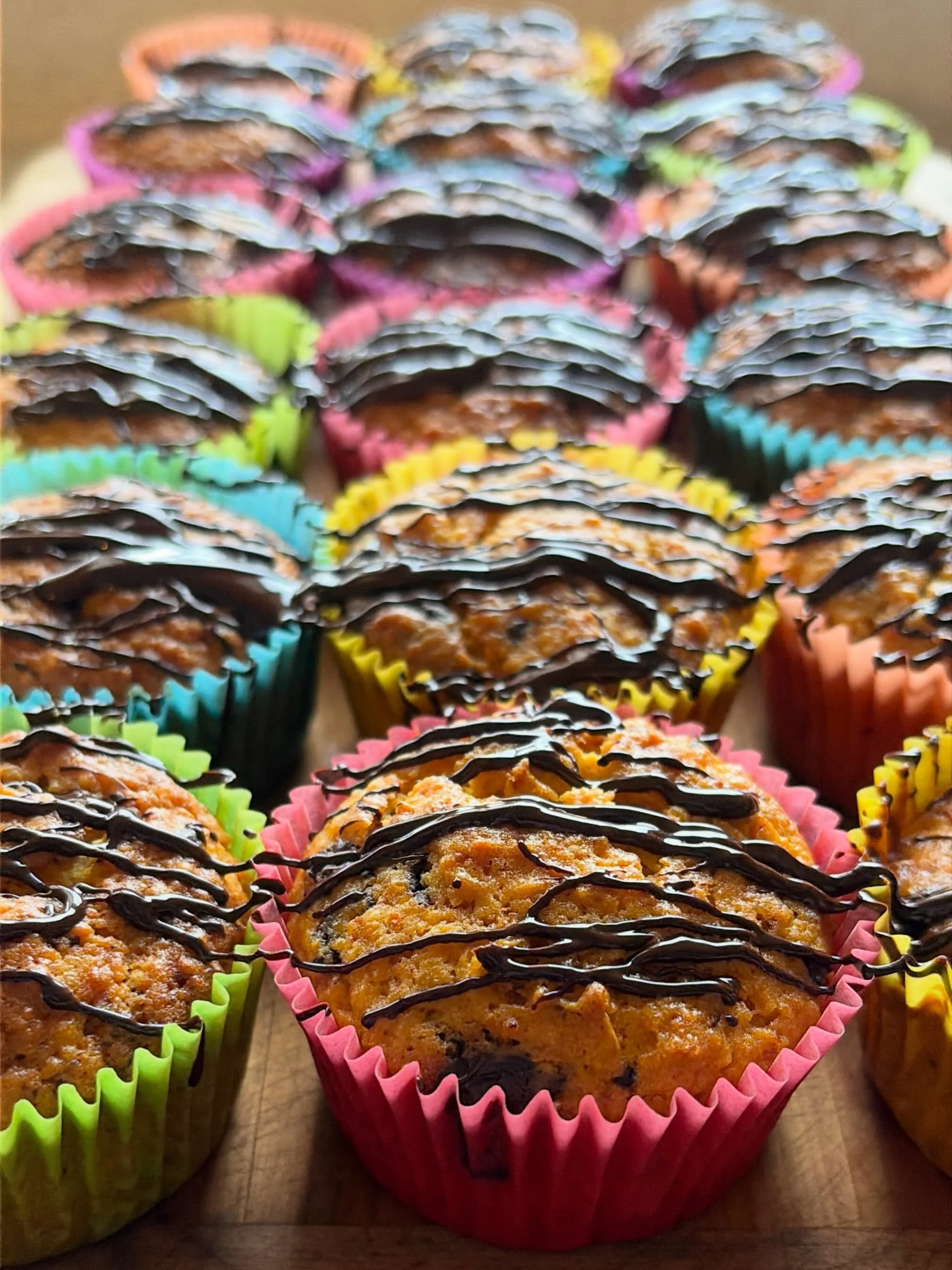 Sunday baking 🧑&zwj;🍳 for @goodbitchesbake on a Saturday 😜 

Going to Māori Women&rsquo;s Refuge in Hastings on Monday morning. #bake71 without repeating a recipe💥 

Julie&rsquo;s @rediscover_nz recipe for Mandarin Jaffa Cakes is on @lovefoodhate