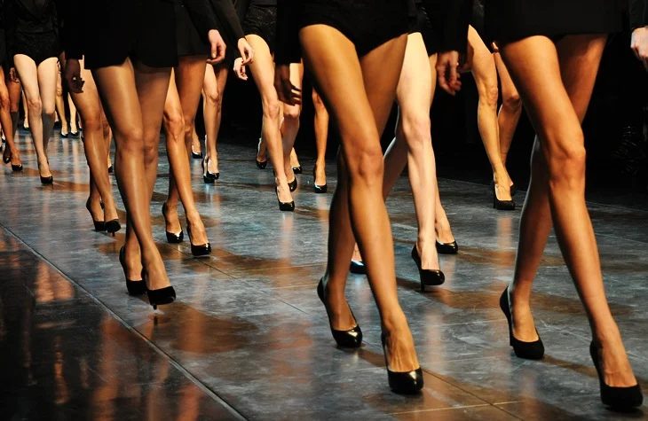 go shorty; leg inspo; victoria beckham