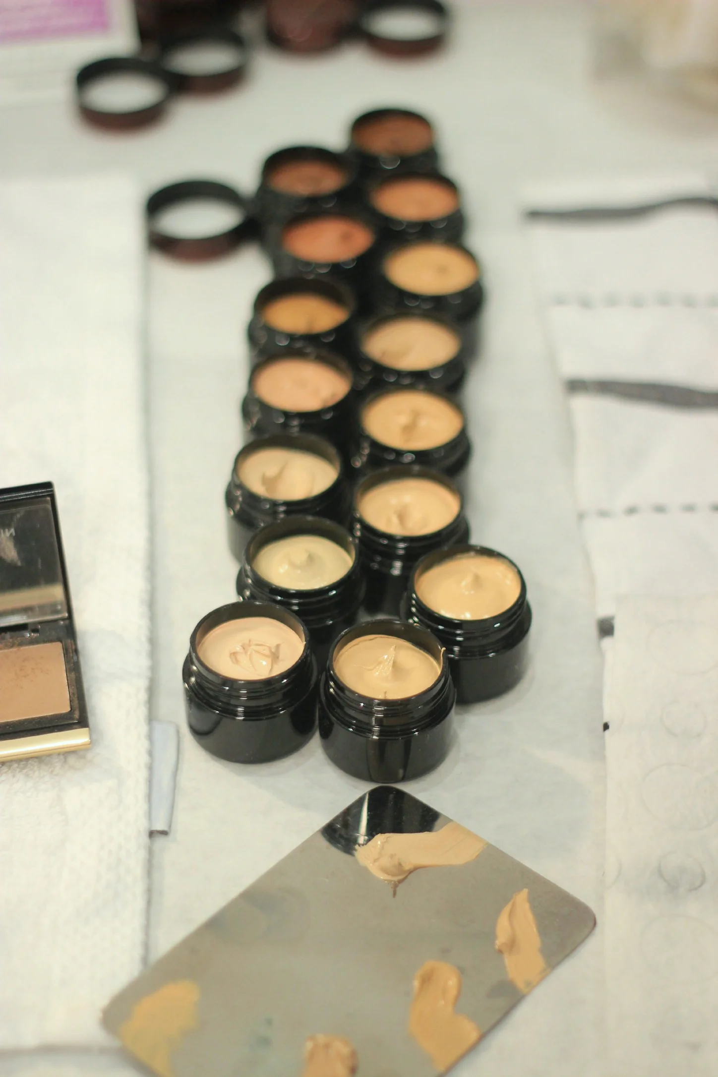 kevyn-aucoin-sensual-skin-enhancer