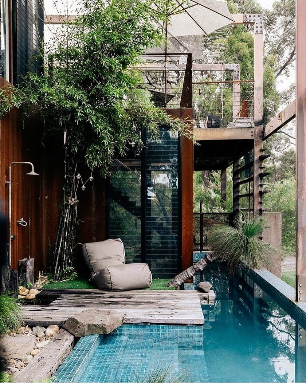 I could spend all weekend here to escape and calm my mind... how about you?? This eco-friendly resort in Australia is completely self sufficient &amp; every room has ☀️ 
.
.
📐 Hamilton Design 
📷 @marniehawson &amp; @aliciataylorphotography 
@callig