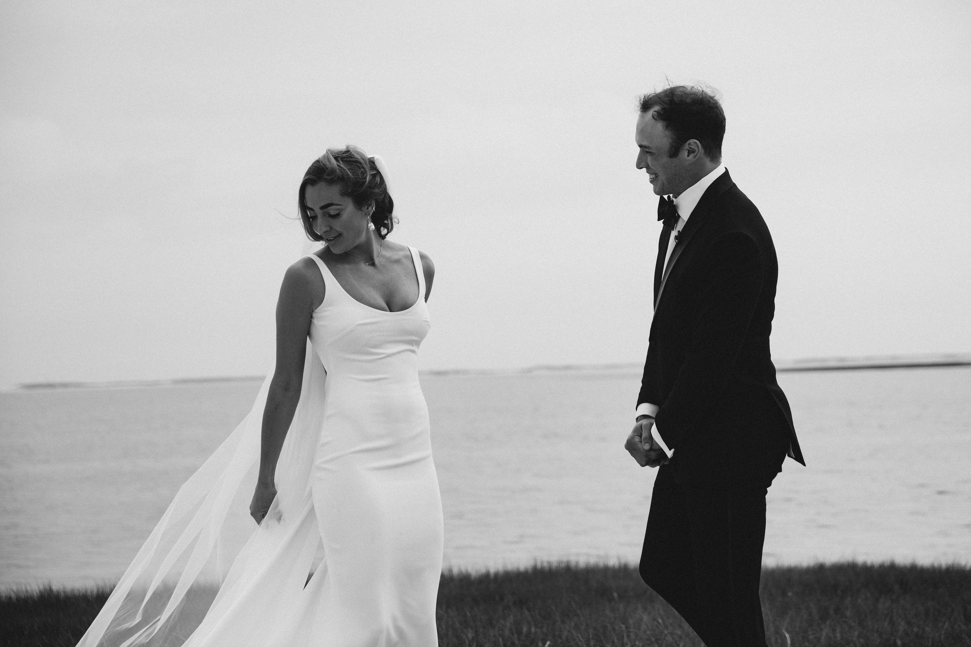 stylish editorial style wedding in chatham near the water at a private wedidng estate similar to chatham bars inn