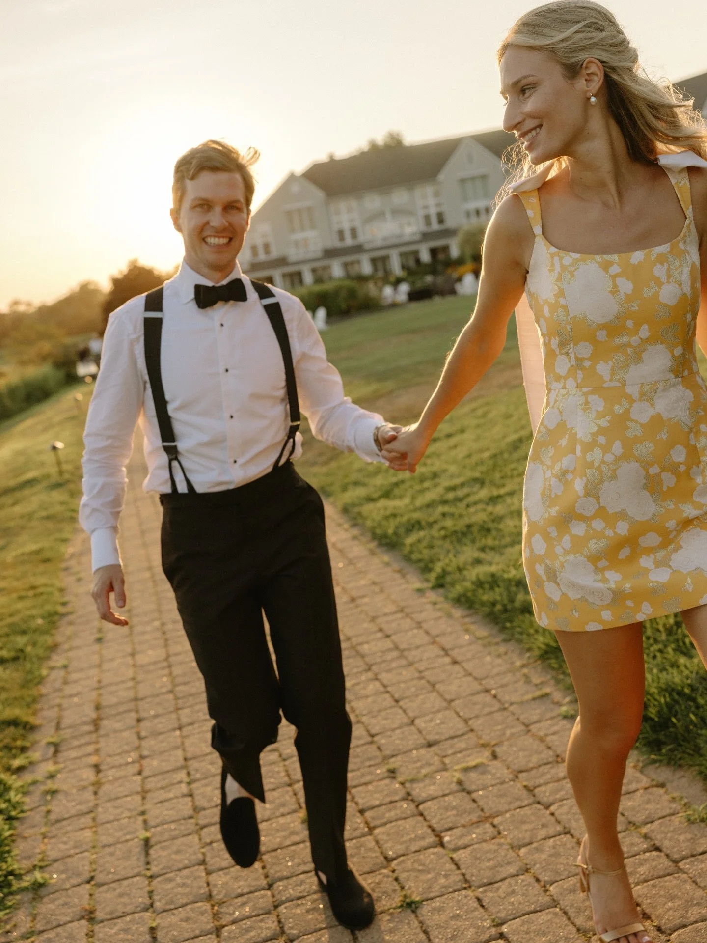 Chasing sunset with Jen and Dan 
Planning: @katemurtaugh 
Dress styling: @littlewhitelooks