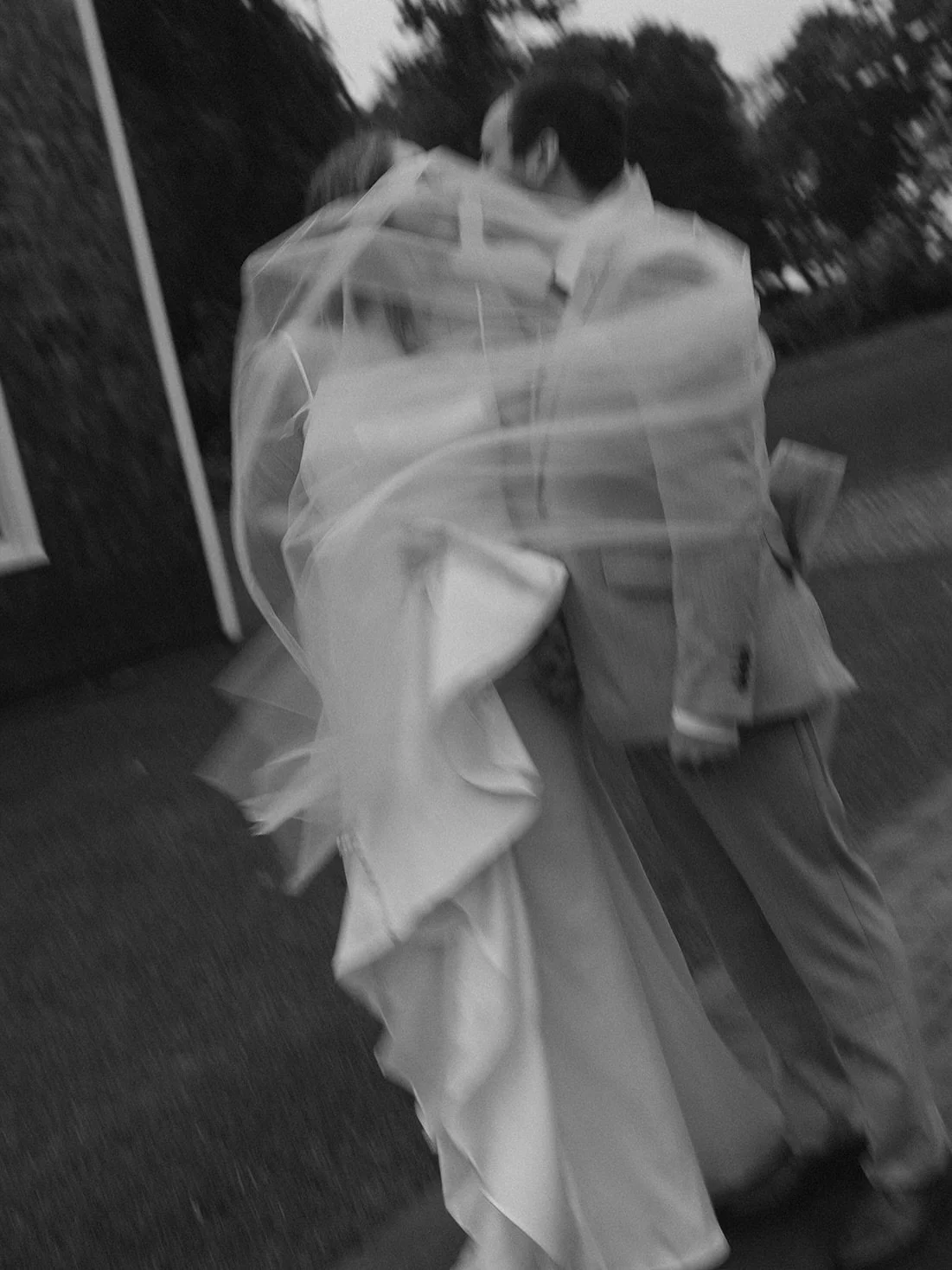 Adrienne &amp; Iain magically intimate nor&rsquo;easter wedding